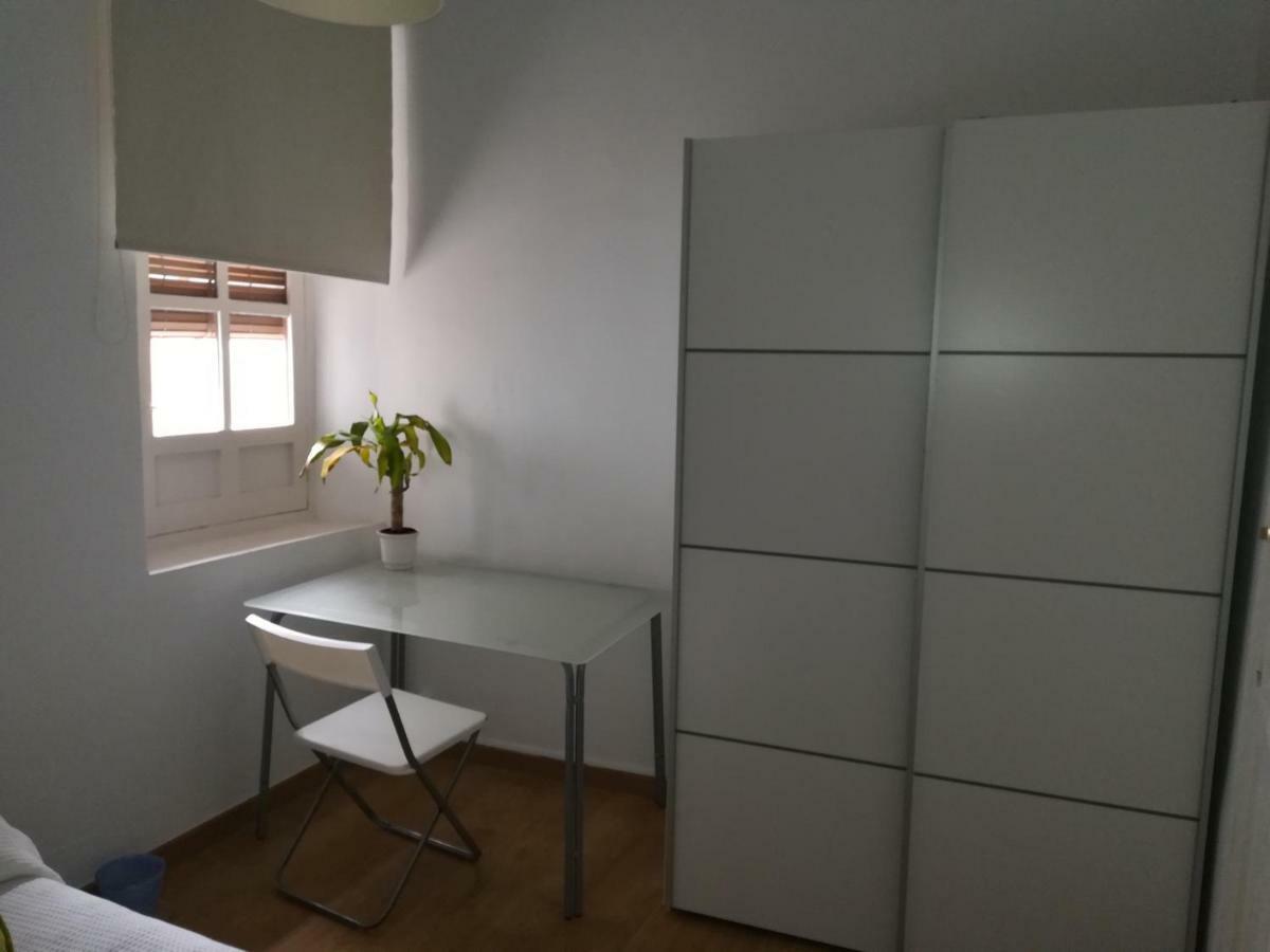 Nice Apartment In The Center Of Granada Buitenkant foto